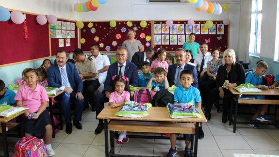 Marmaris´te 2017-2018 Eğitim Öğretim yılı İlköğretim Haftası Kutlama programı gerçekleştirildi.