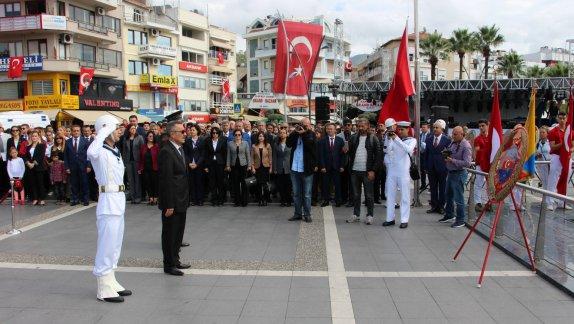 29 Ekim Cumhuriyet Bayramı kutlamaları kapsamında çelenk sunma töreni düzenlendi