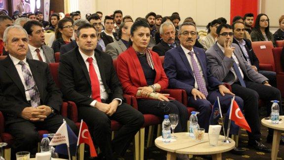 Türkiye Gençlik Konfederasyonunun ilçemiz gençlerine milli düşünce ve yerli üretimi desteklemek adına düzenlediği panele Marmaris ev sahipliği yaptı.