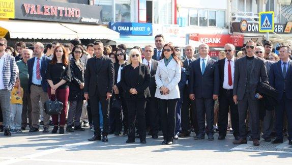 lçe Milli Eğitim Müdürümüz Sn. Züleyha ALDOĞAN Polis Teşkilatının 173. Kuruluş Yılı sebebiyle Atatürk Anıtı´nda düzenlenen Çelenk Sunma Programına katıldı