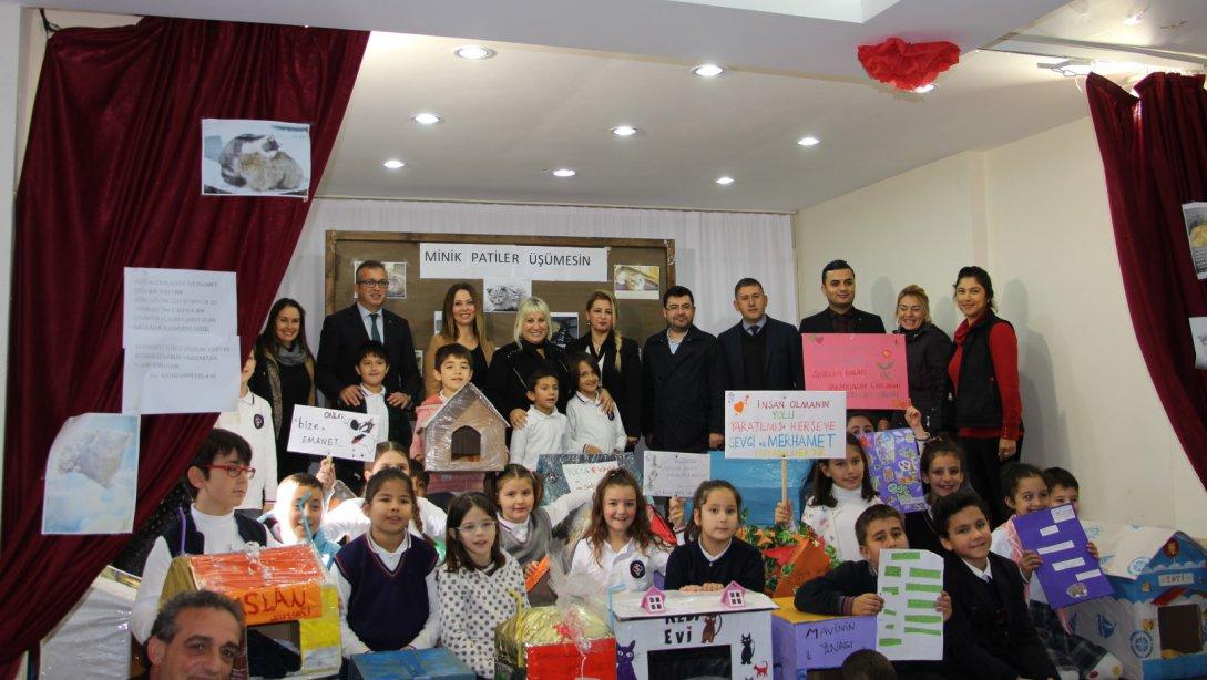 İlçemiz Şehit Ahmet Benler İlkokulu Öğrencileri "Minik Patiler Üşümesin" Adlı Projeyle Sokak Hayvanlarına Evler Yaptılar