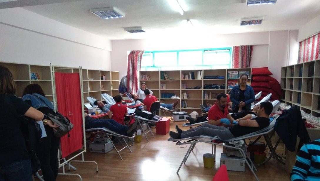 23 Nisan ´ da kan bağışı kampanyası düzenlendi.