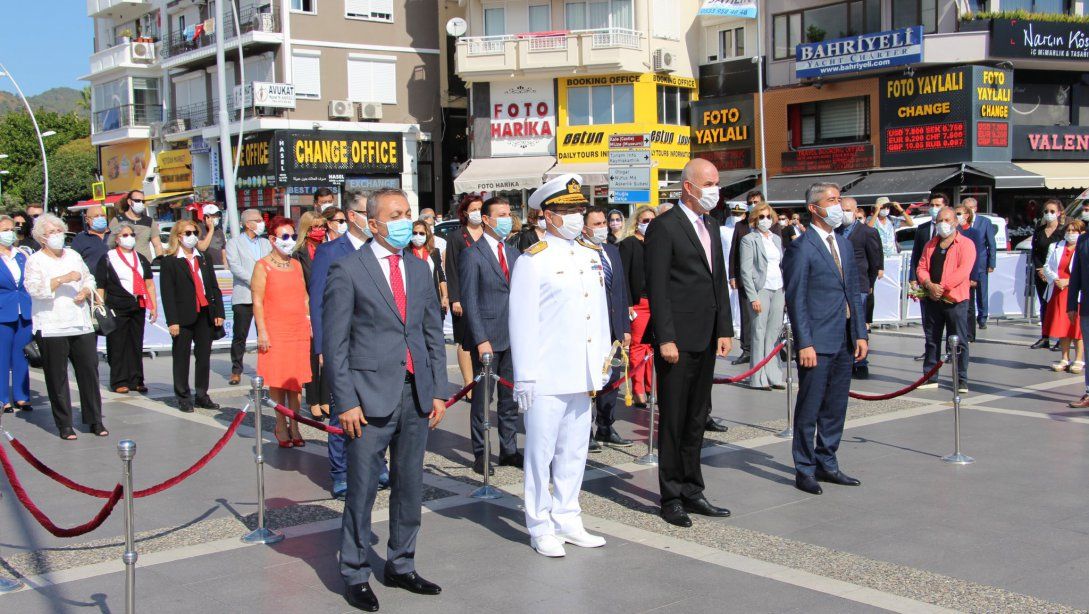 İlçe Millî Eğitim Müdürümüz Züleyha ALDOĞAN, 29 Ekim Cumhuriyet Bayramı Çelenk Sunma Töreni'ne katıldı.