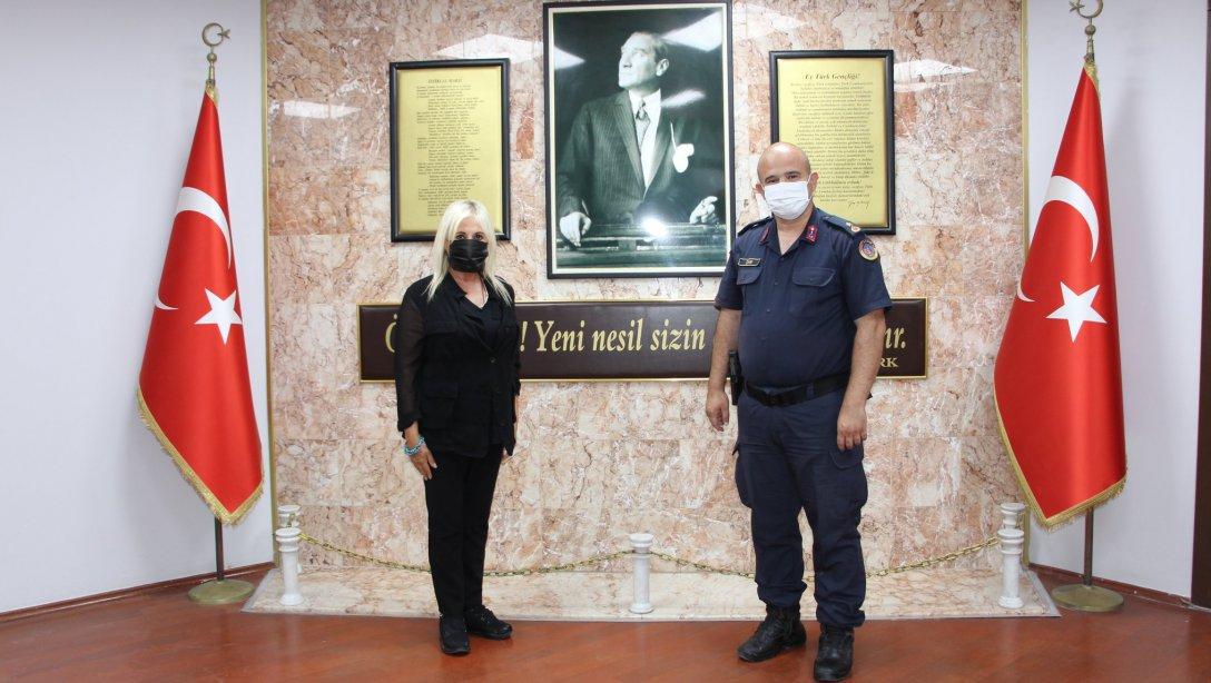 İlçe Jandarma Komutanımız Sayın Murat ÇAM, İlçe Millî Eğitim Müdürümüz Züleyha ALDOĞAN'a, ziyarette bulundu.