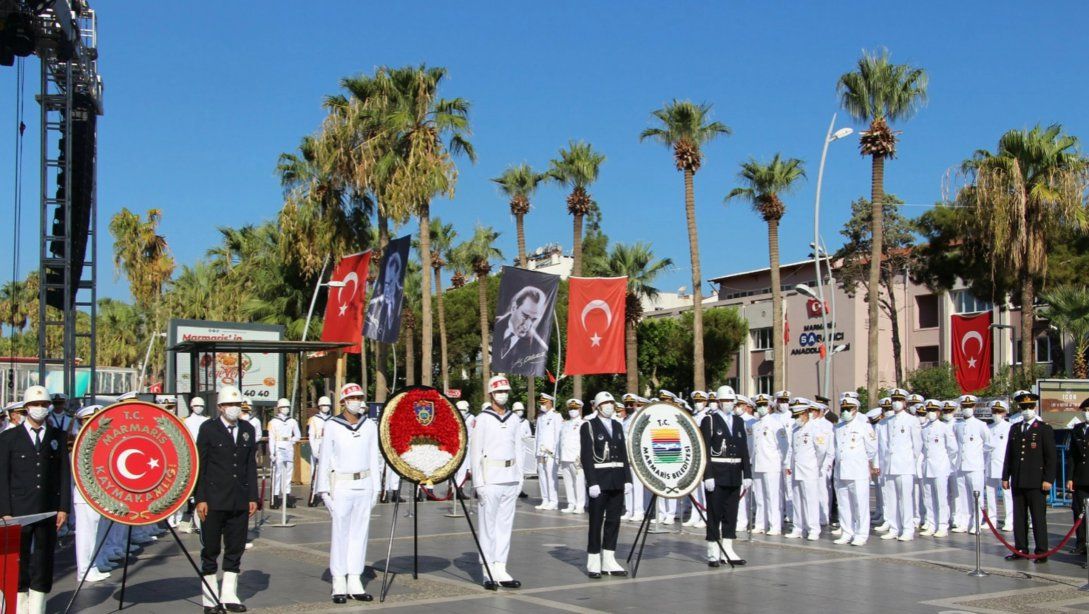 30 Ağustos Zafer Bayramı Kutlama Töreni İlçemiz bünyesinde, Atatürk Anıtı'nda gerçekleştirilen Çelenk Sunma Töreni ile başladı.