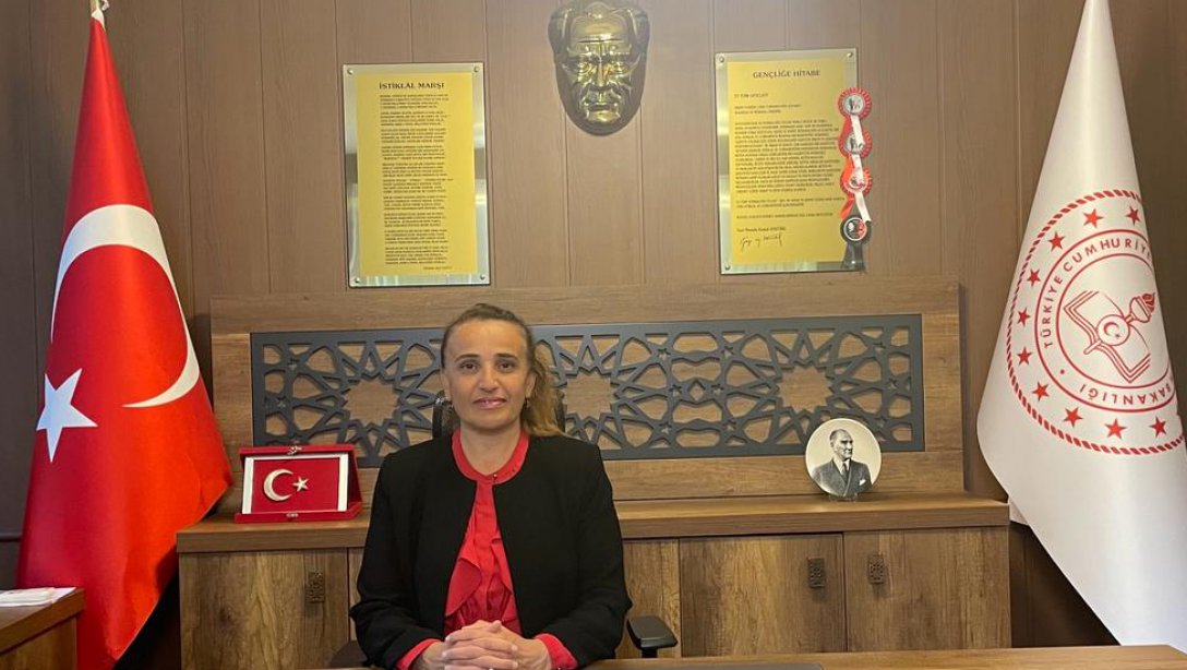İlçe Milli Eğitim Müdürümüz Sayın Sibel KISA'nın 10 Kasım Atatürk'ü Anma Günü Mesajı