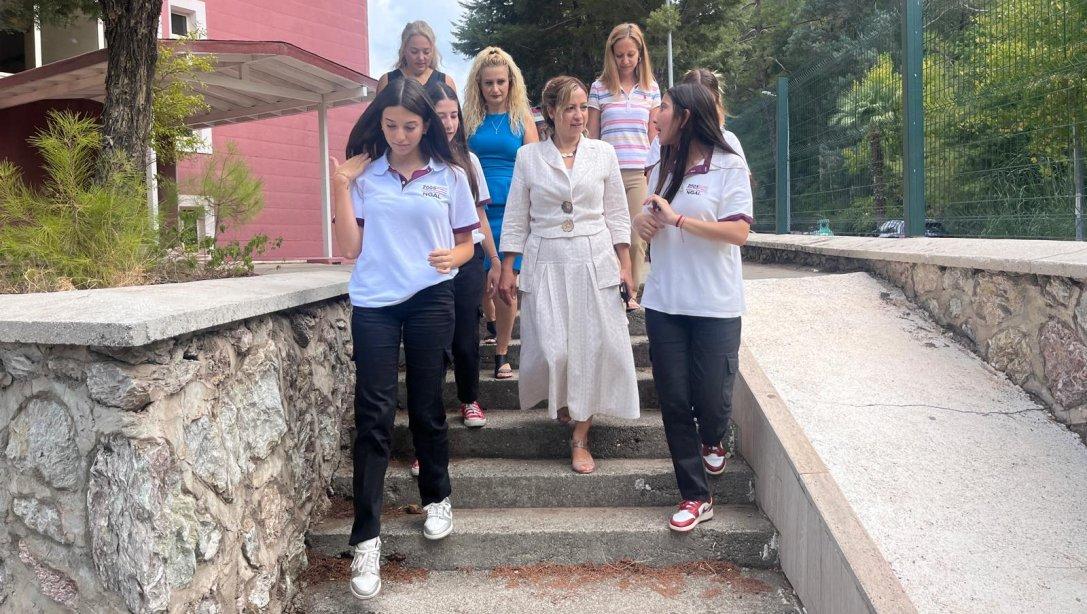 İlçe Milli Eğitim Müdürü Sayın Serap Aksel, Ayşe Yücel Anaokulu, Beldibi Sıtkı Zaralı İlk/Ortaokulu Nurettin Gençalioğlu Anadolu Lisesİ ve Sabancı Anadolu Lisesini Ziyaret Etti.
